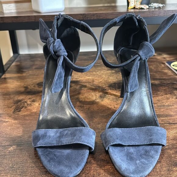 Banana Republic blue suede heels size 9‎ - Picture 4 of 8